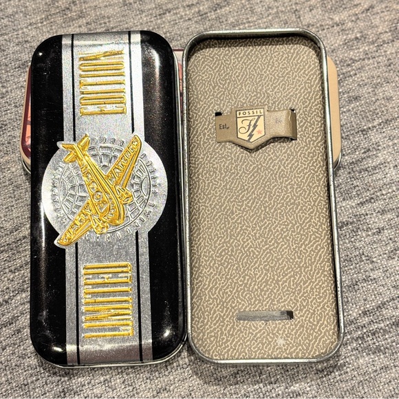 Fossil Retro Tin 1992 for The Limited Edition “Time Flies”  Watch 5.5”x2.5”X.75” - Picture 2 of 3